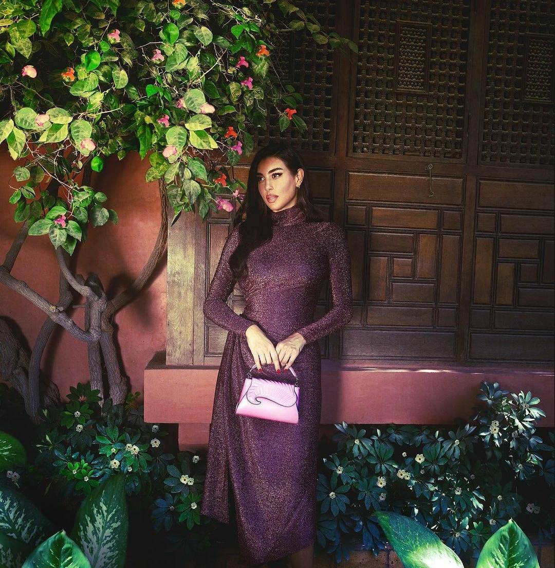 بالفيديو - ياسمين صبري تستعرض جمالها بحركات دلع لافتة