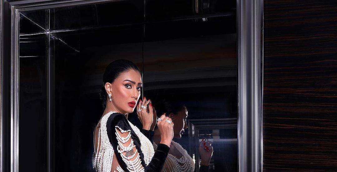 بالفيديو - غادة عبد الرازق تعتمد الشعر القصير وتغيّر شكلها بالكامل