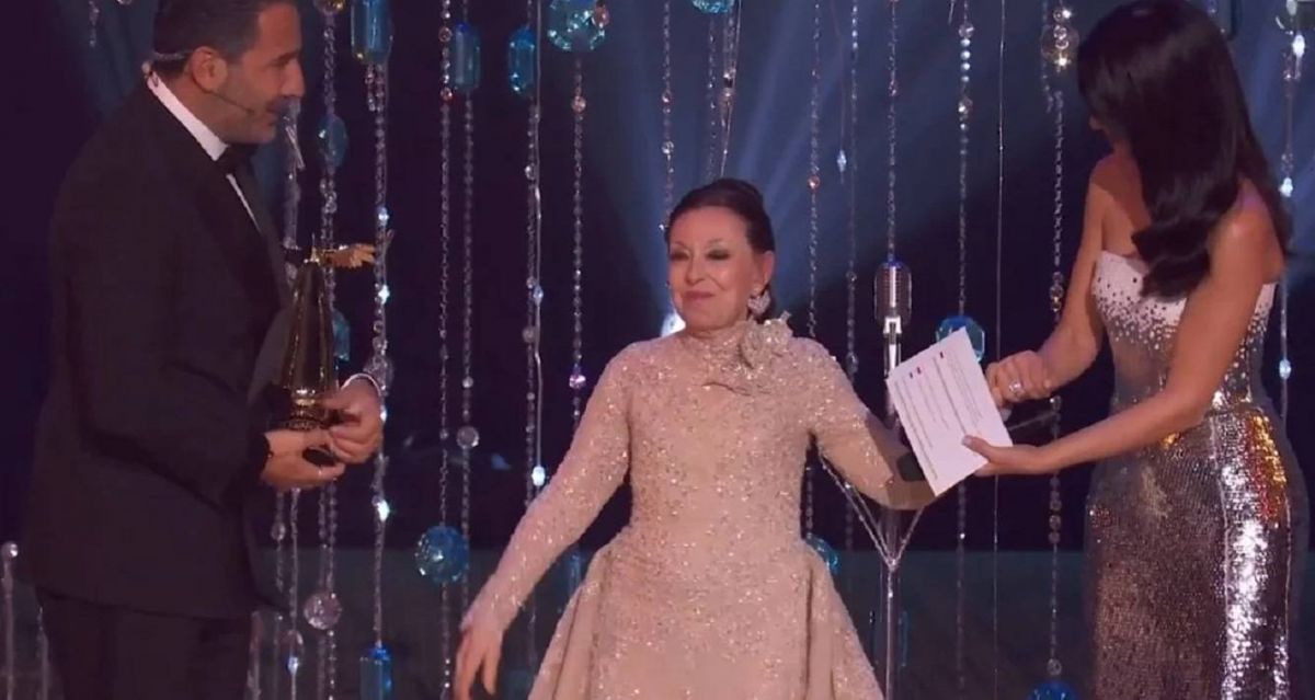 ناقدة فنية تردّ بقوة على منتقدي ظهور نجاة الصغيرة في حفل Joy Awards