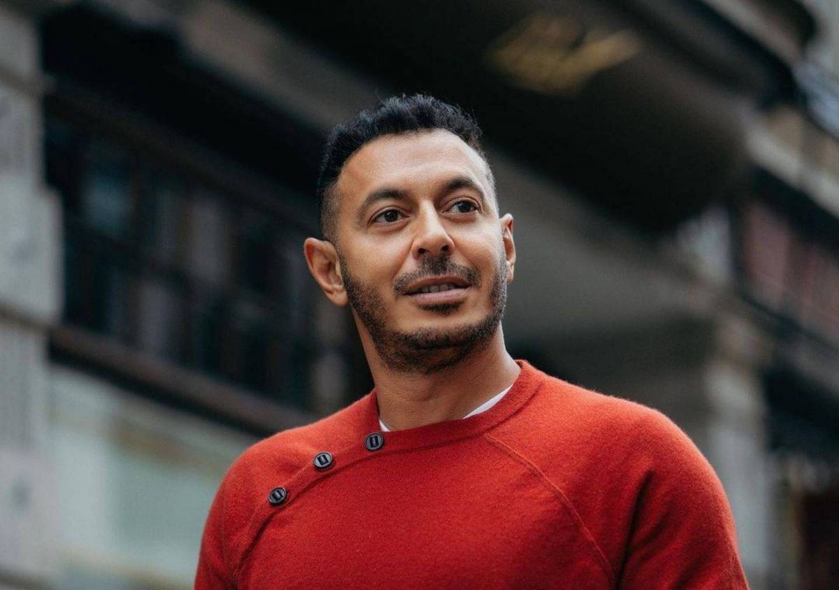 مصطفى شعبان قلق على صحة والديه