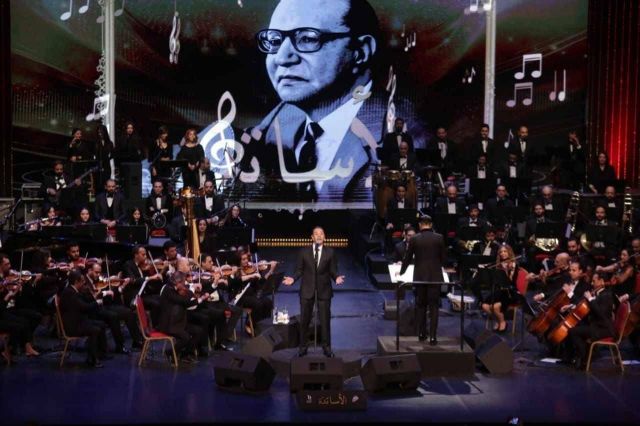 مدحت صالح تألق في حفل الأساتذة