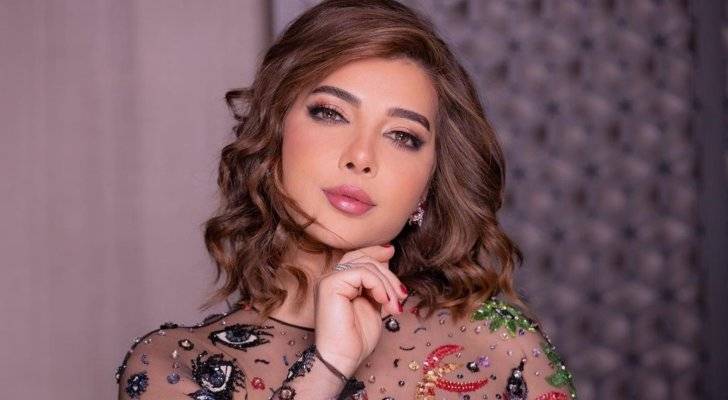 بالفيديو - أصالة تُحدث ضجة بعفويتها... شاهدوا ماذا فعلت مع هذا المعجب