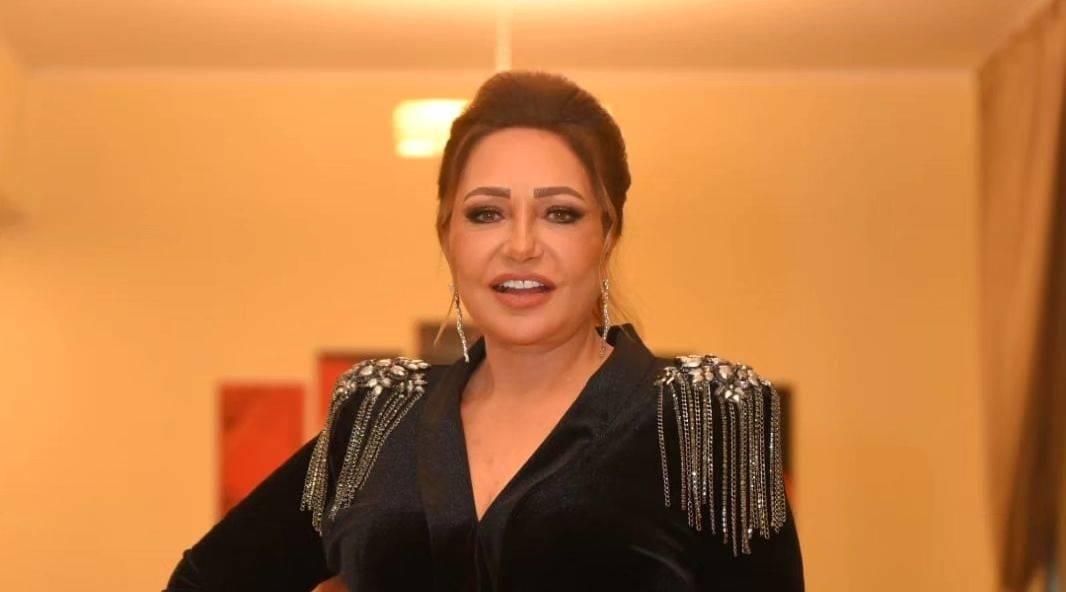 بالفيديو - مفاجأة مميّزة لليلى علوي على المسرح والجمهور يتفاعل