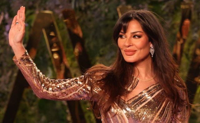 نادين نسيب نجيم تمازح خطيبها بفيديو خاص: 