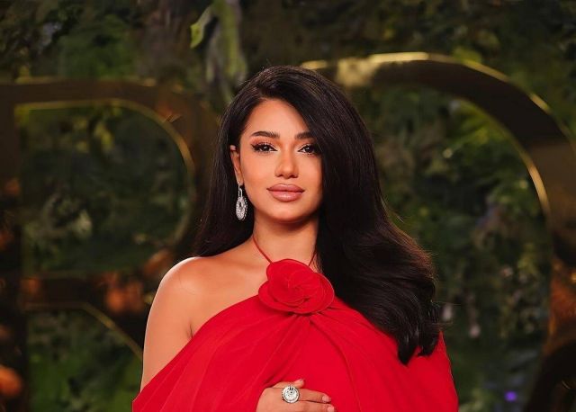 نجمات الوطن العربي تتألقن باللون الأحمر.. من الأجمل؟