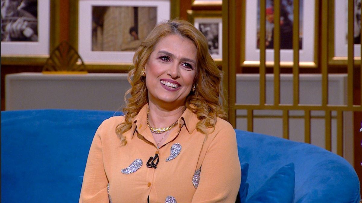 سيمون تكشف أسباب إخفائها زواجها وكواليس تعاونها مع عمرو دياب ومحمد صبحي