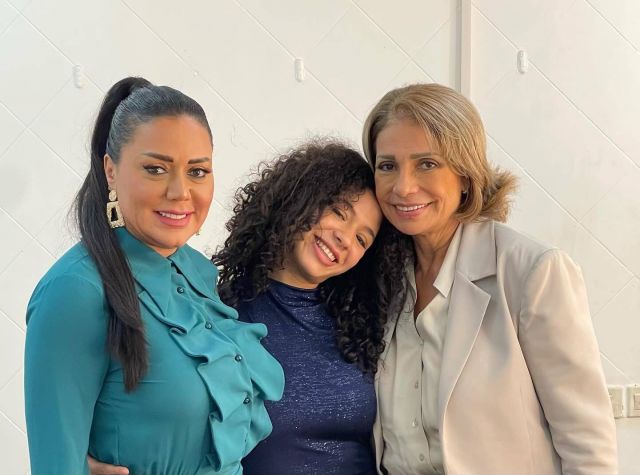 رانيا يوسف وابنتها مع سوسن بدر