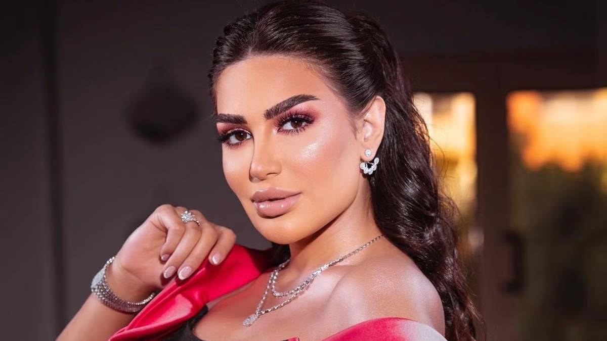 سارة نخلة