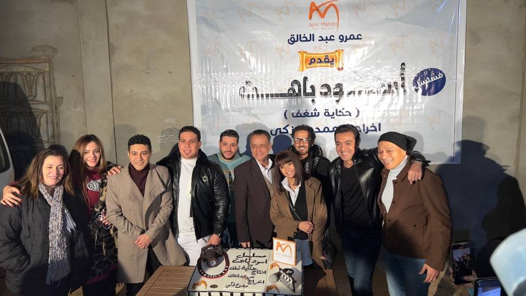 بالفيديو والصور - سهر الصايغ تحتفل ببدء تصوير مسلسلها الجديد