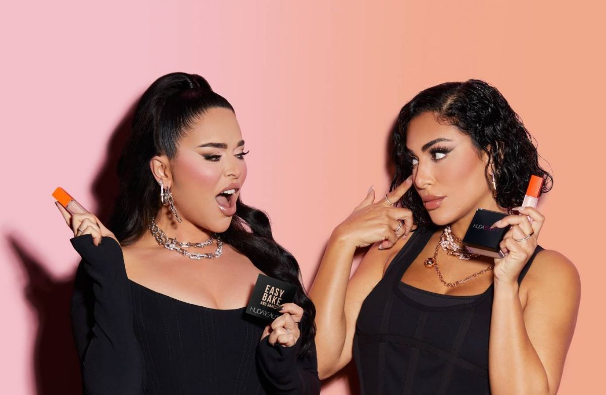 استعدّي لاكتشاف لون بشرتك الداخلي! هل أنتِ من الفريق الزهري أم الدرّاقي؟