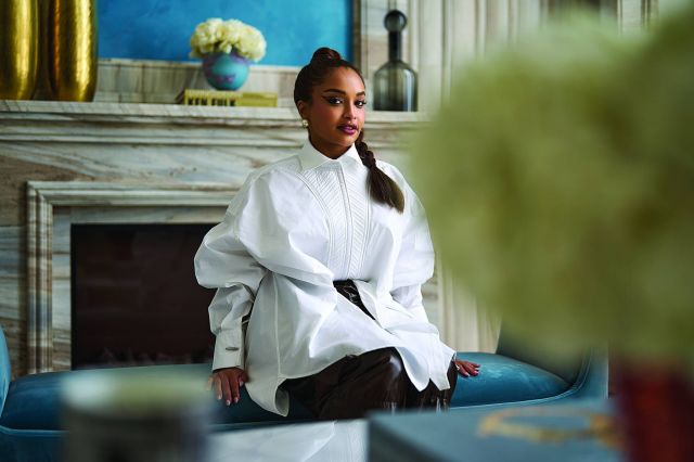 المهندسة المعمارية سيماء المنصوري تُضيء على أهمية العمل الجماعي في التصميم