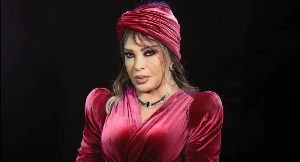 صفية العمري في ظهور نادر مع نجلها