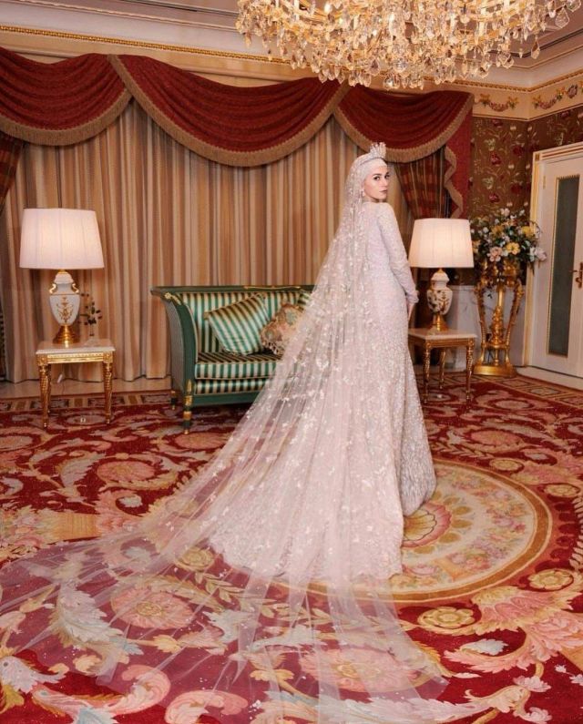 أنيشا عيسى كاليبيك زوجة أمير بروناي عبد المتين