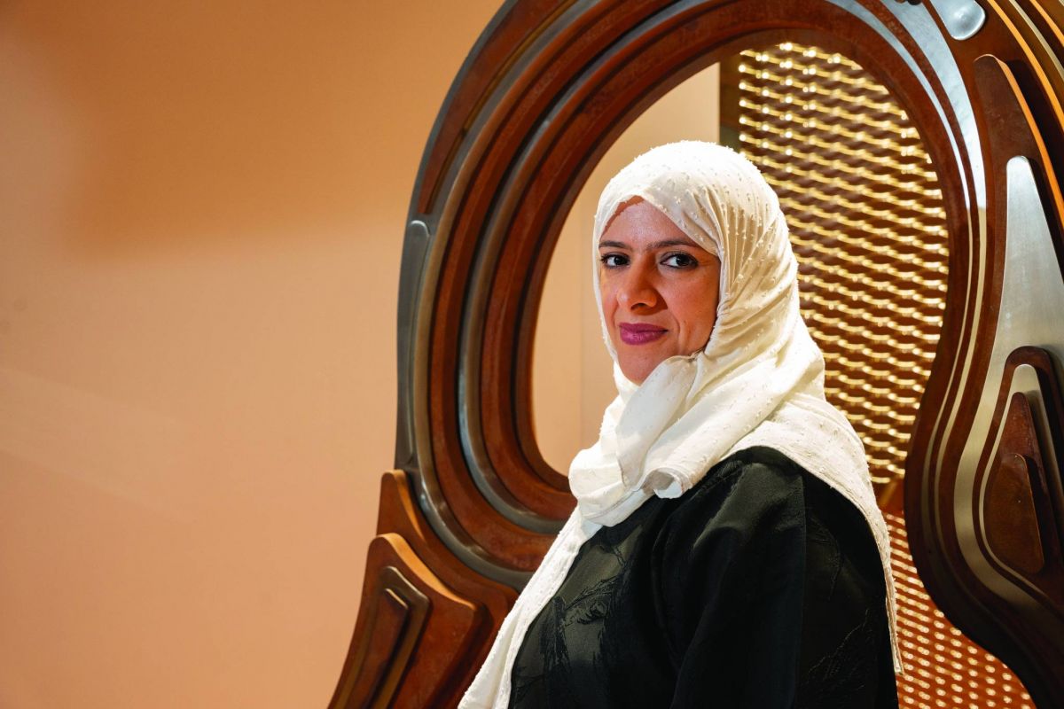 مصمّمة المجوهرات عزة القبيسي... تبتكر قطعاً فنية تحاكي الفرد وتعكس شخصيته