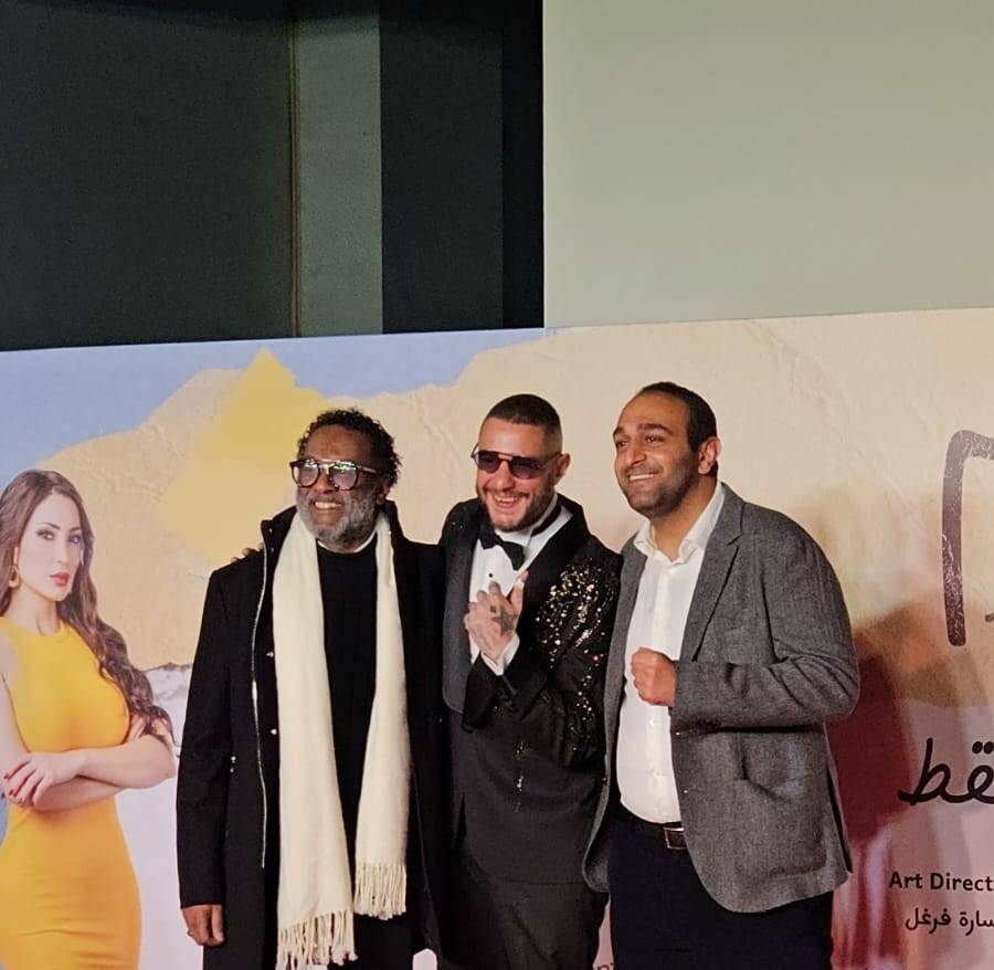 بالصور - أحمد الفيشاوي يحتفل بالعرض الخاص لفيلم 