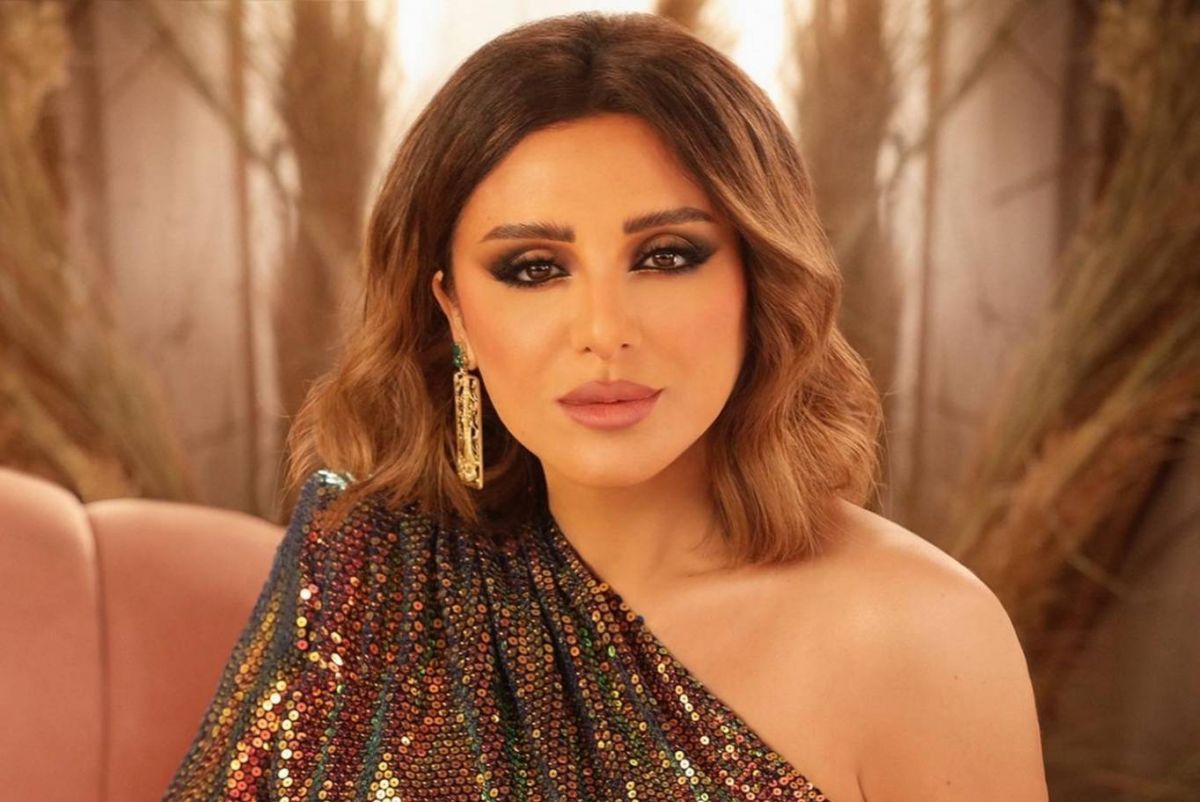 فيديو نادر لأنغام مع والدها تتحدث فيه عن بداياتها الفنية