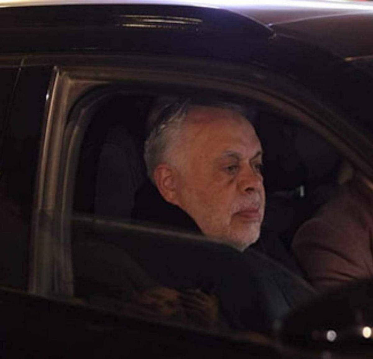 بالصور - نجوم الفن يواسون تارا عماد في عزاء والدتها