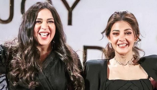 بالفيديو - إيمي سمير غانم تفاجئ شقيقتها دنيا في كواليس مسرحية 