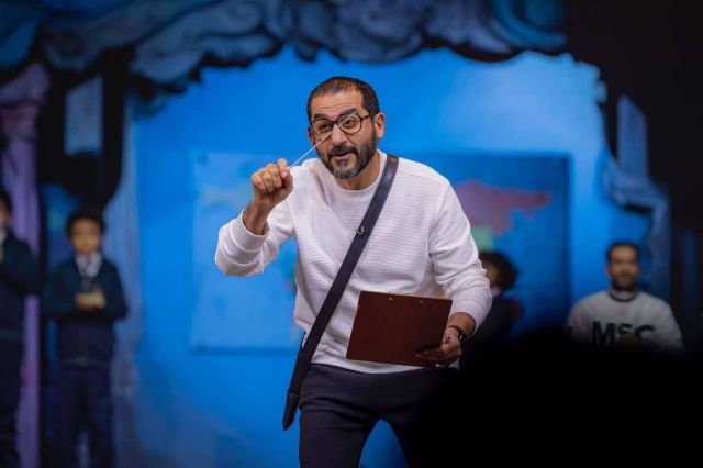 أحمد حلمي يدعم القضية الفلسطينية في مسرحيته الجديدة بطريقته الخاصة