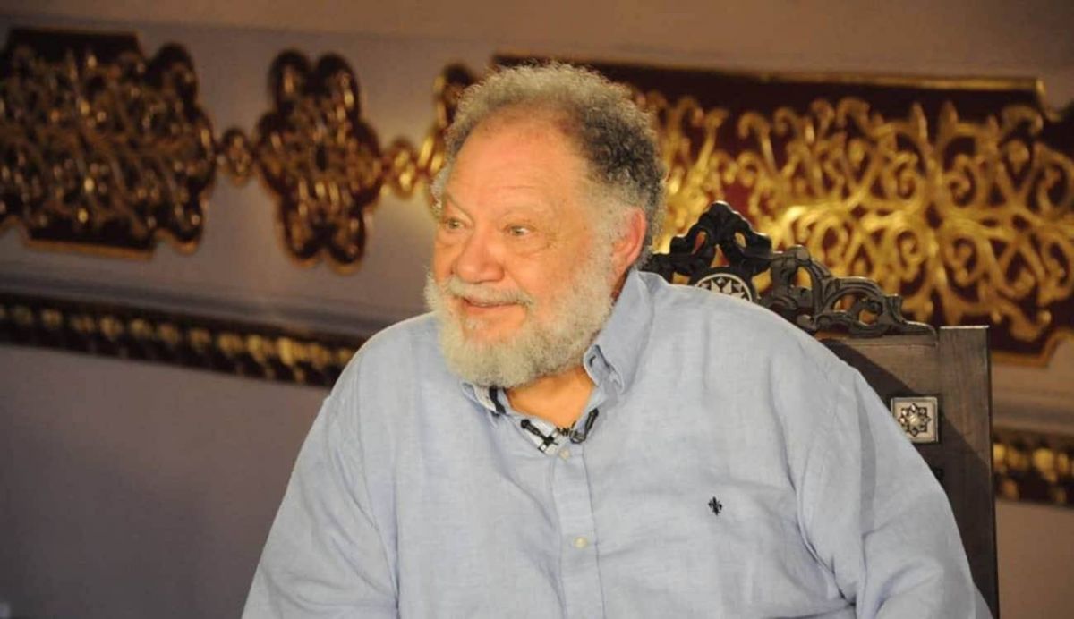 بالفيديو - يحيى الفخراني يكشف كواليس مساندته زوجته في حفل توقيع كتابها