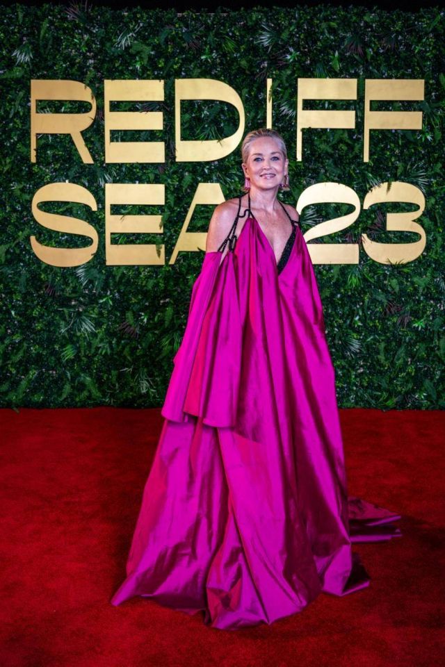 أزياء المصمم عدنان أكبر