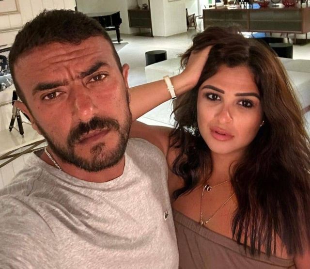 ياسمين عبد العزيز تزور العوضي في المستشفى وهذه تطورات حالته