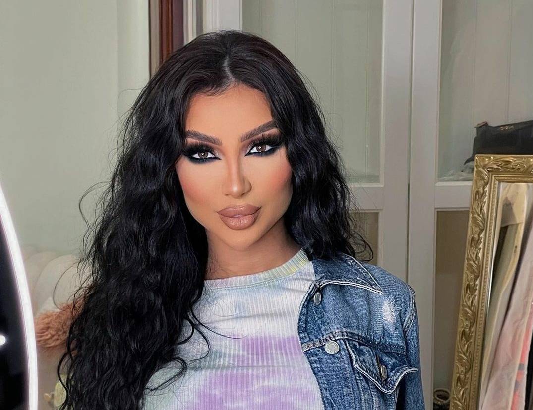 طبيبة تجميل تكشف الأخطاء التجميلية التي تسببت في تغيّر ملامح دنيا بطمة