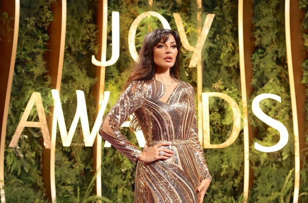 نادين نسيب نجيم بفيديو طريف... وهكذا تفاعلت مع أغنية إليسا الجديدة