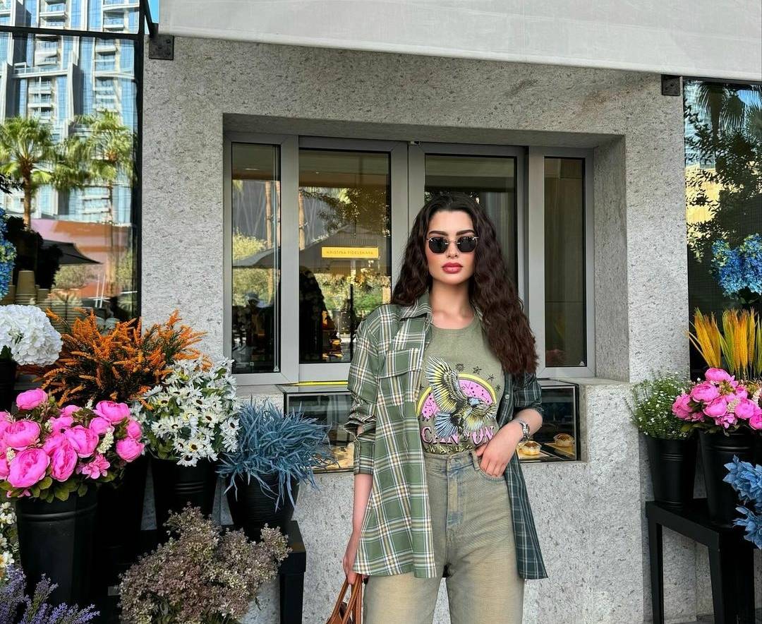 بالفيديو - روان بن حسين تردّ على منتقدي ملابسها وتصدم المذيع