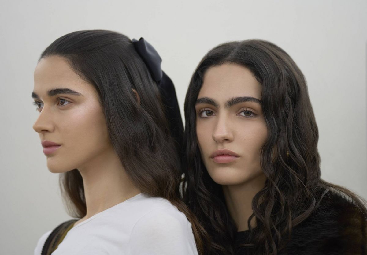 تفاصيل مكياج عارضات 