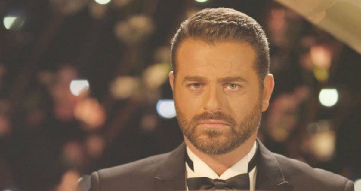 بالفيديو - يوسف الخال يفاجئ الجميع بفارق السنّ بينه وبين والده... وهذا ما حصل يوم ولادته