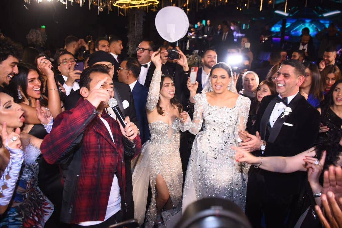 بالصور والفيديو - زفاف ابنة عصام كاريكا بحضور نجوم مصر