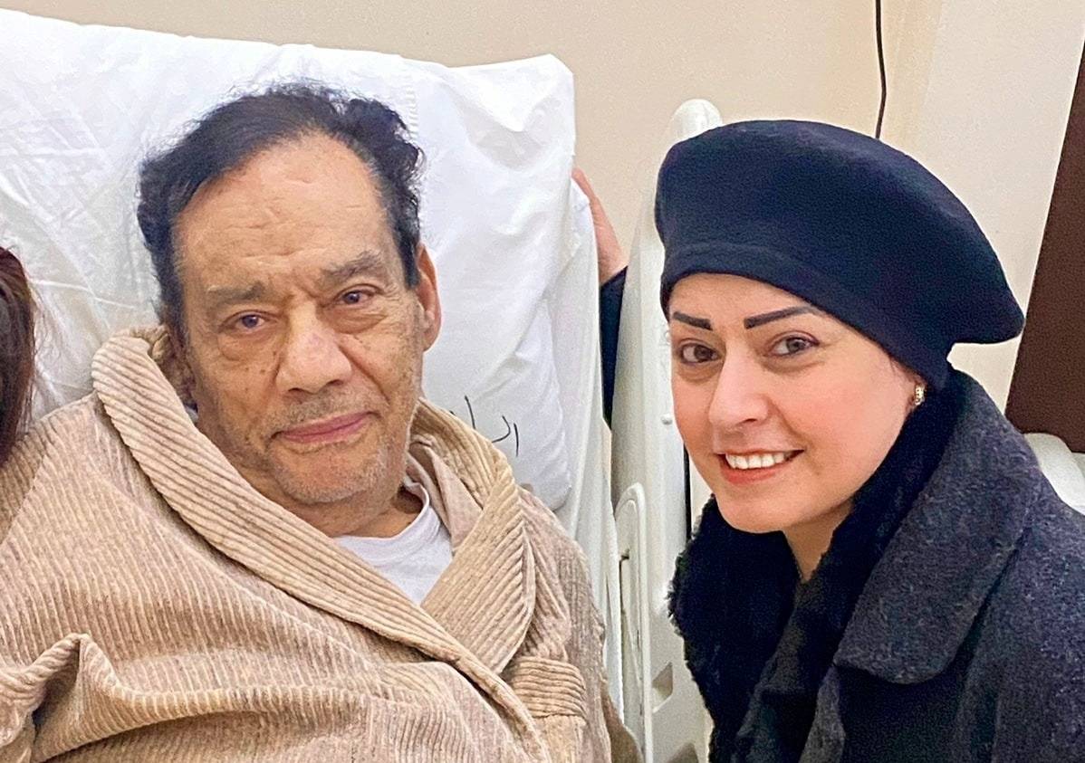 منتجة شهيرة تفتعل مشكلة في عزاء حلمي بكر... ما علاقة هند عاكف؟