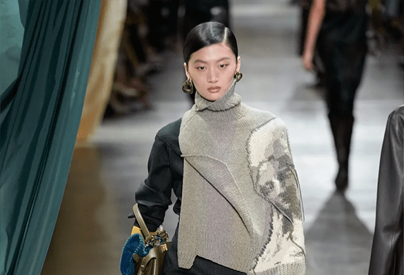 مجموعة Fendi لخريف وشتاء 2024-2025: تصاميم هندسية بألوان داكنة