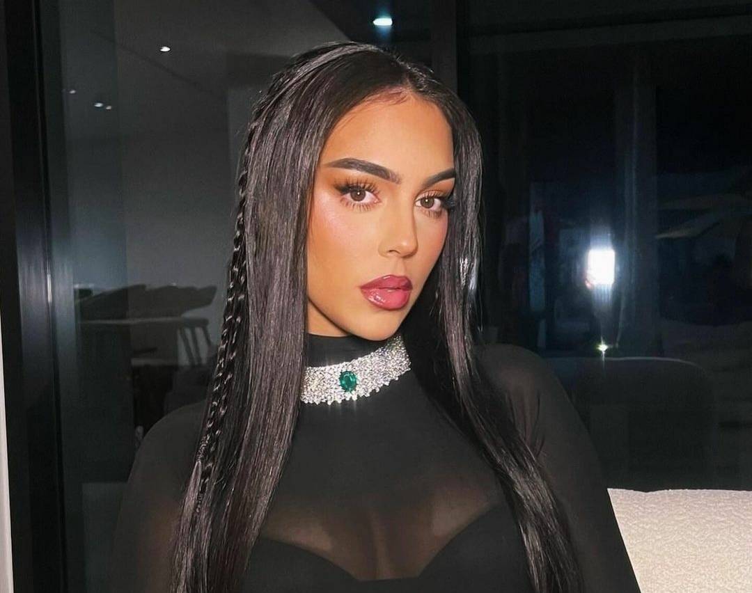 بالفيديو - جورجينا رودريغيز تطبّق 