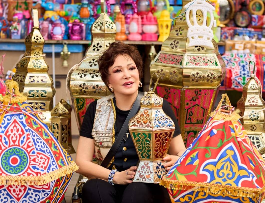 بالفيديو والصور - لبلبة تحكي تفاصيل شرائها أول فانوس رمضان في حياتها