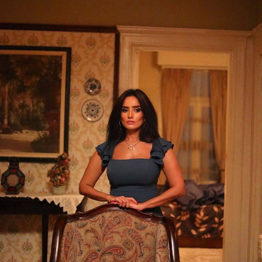 صورة تكشف عن تعرض زينة لإصابة في وجهها