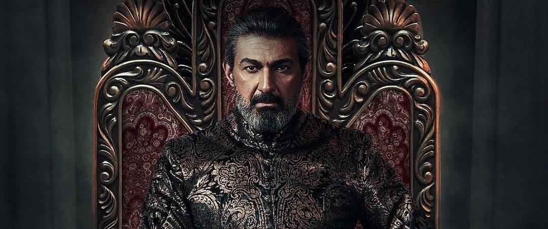 ياسر جلال يكشف تفاصيل شخصيتة المختلفة في 