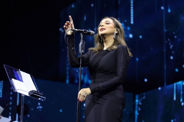 أنغام واندماج خلال الحفل