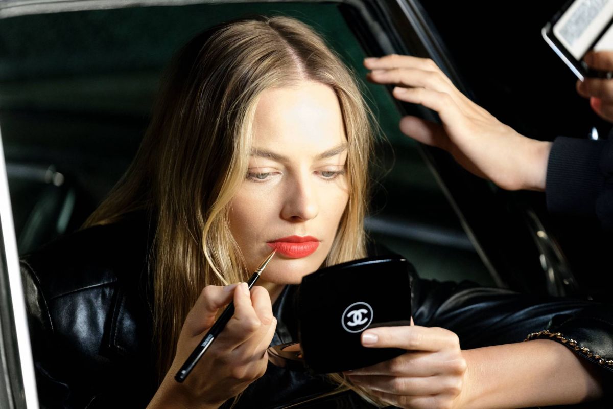 لمارغوت روبي أسلحة جمالية سريّة... تعرفي إليها!