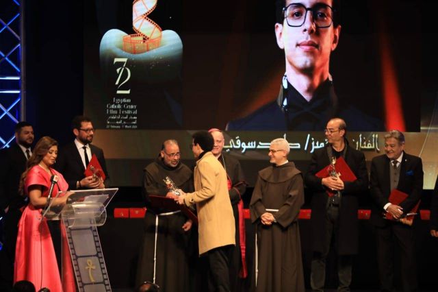 طه دسوقي يتلقى جائزة أفضل ممثل دراما من المركز الكاثوليكي