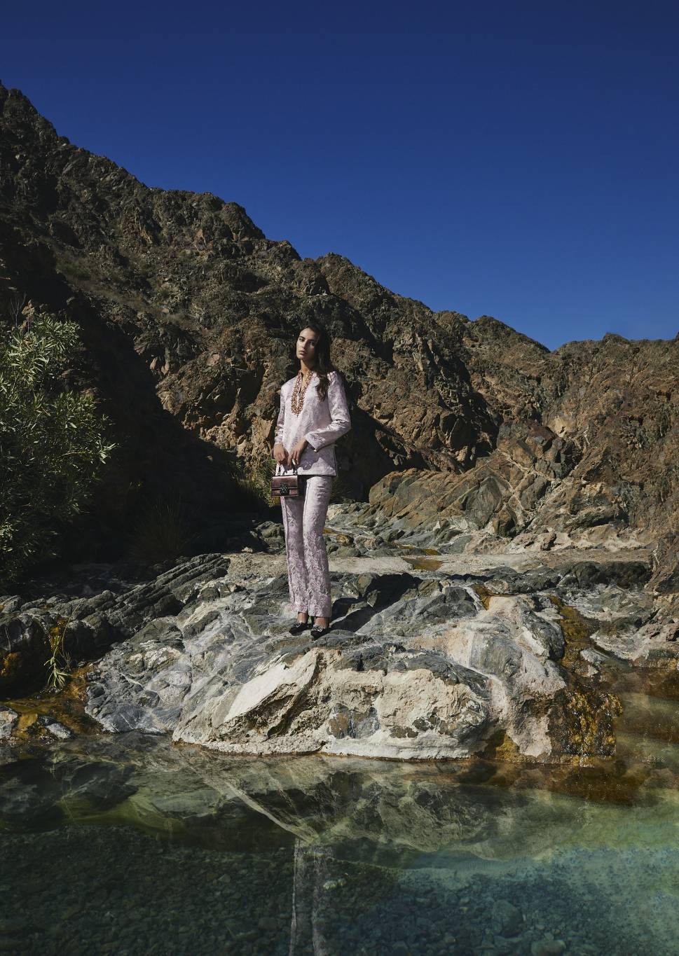 Tory Burch تحتفي بحلول شهر رمضان المبارك بتشكيلة محدودة واستثنائية