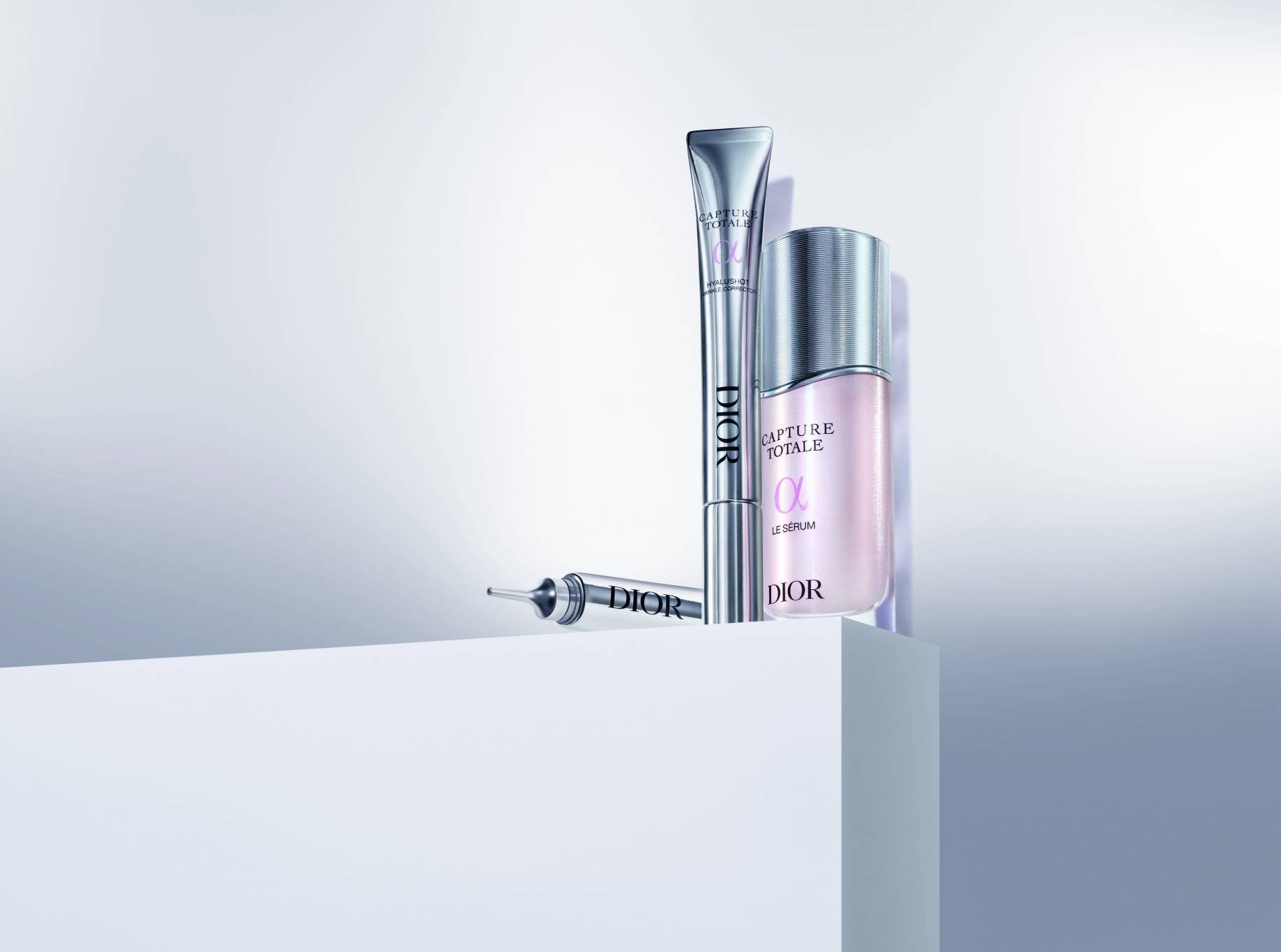 CAPTURE TOTALE HYALUSHOT DUO SERUM 