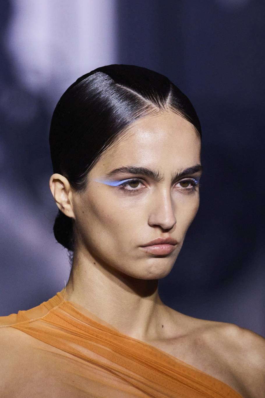 الآيلاينر الملوّن Colored  EYELINET يكتسح منصّات ربيع وصيف 2024