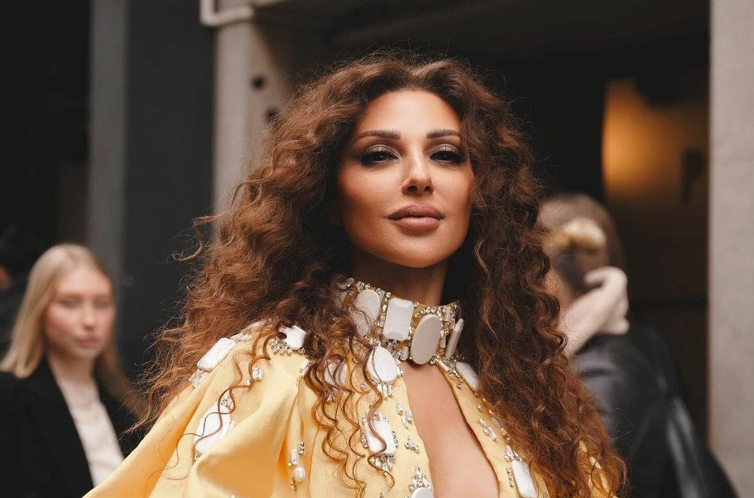 بعد إطلالاتها الجريئة... ميريام فارس تتألق بإطلالة رمضانية ملفتة