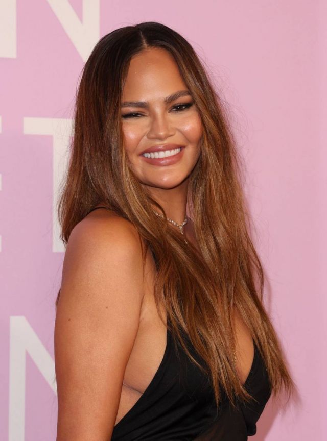 Chrissy Teigen كريسي تيغن