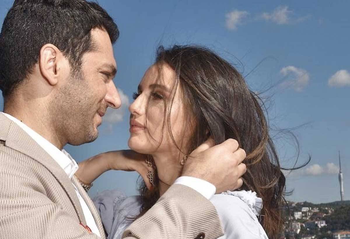 بالفيديو - الكشف عن وجه ابنة مراد يلدريم وإيمان الباني للمرّة الأولى