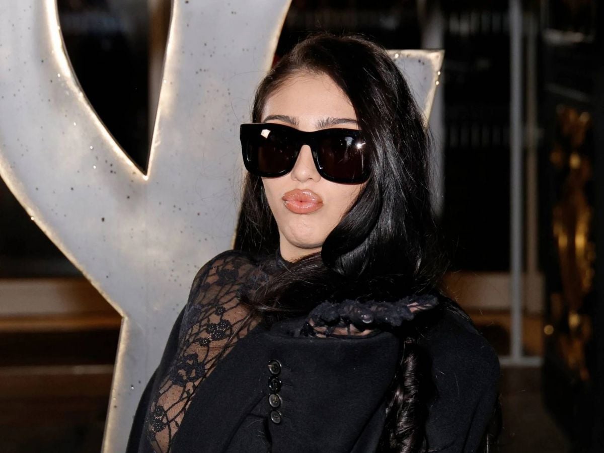 ابنة مادونا تنافسها في الدانتيل الشفّاف