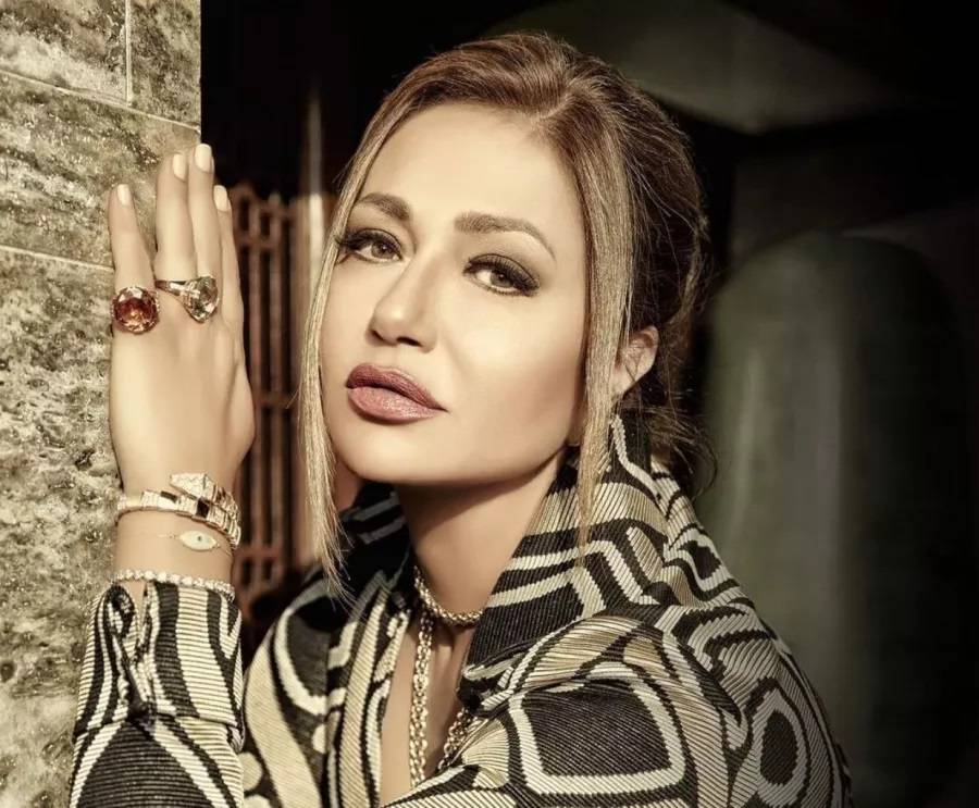 ليلى علوي تحتفل بيوم المرأة العالمي بطريقتها الخاصة