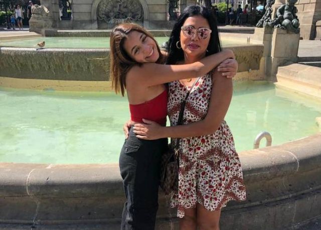  رانيا يوسف وابنتها